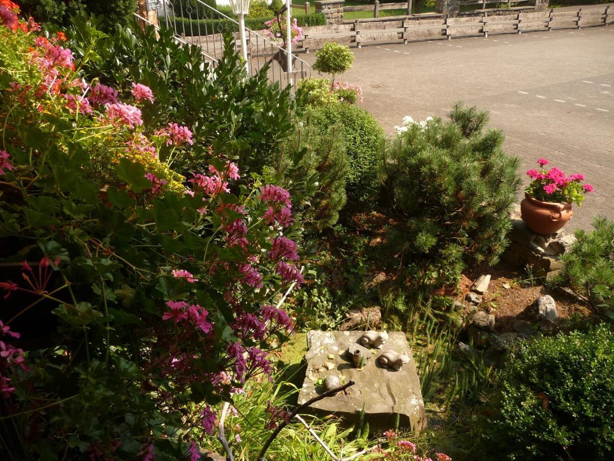 Hotel "Woiler Hof" Garni เอสลัวห์ ภายนอก รูปภาพ