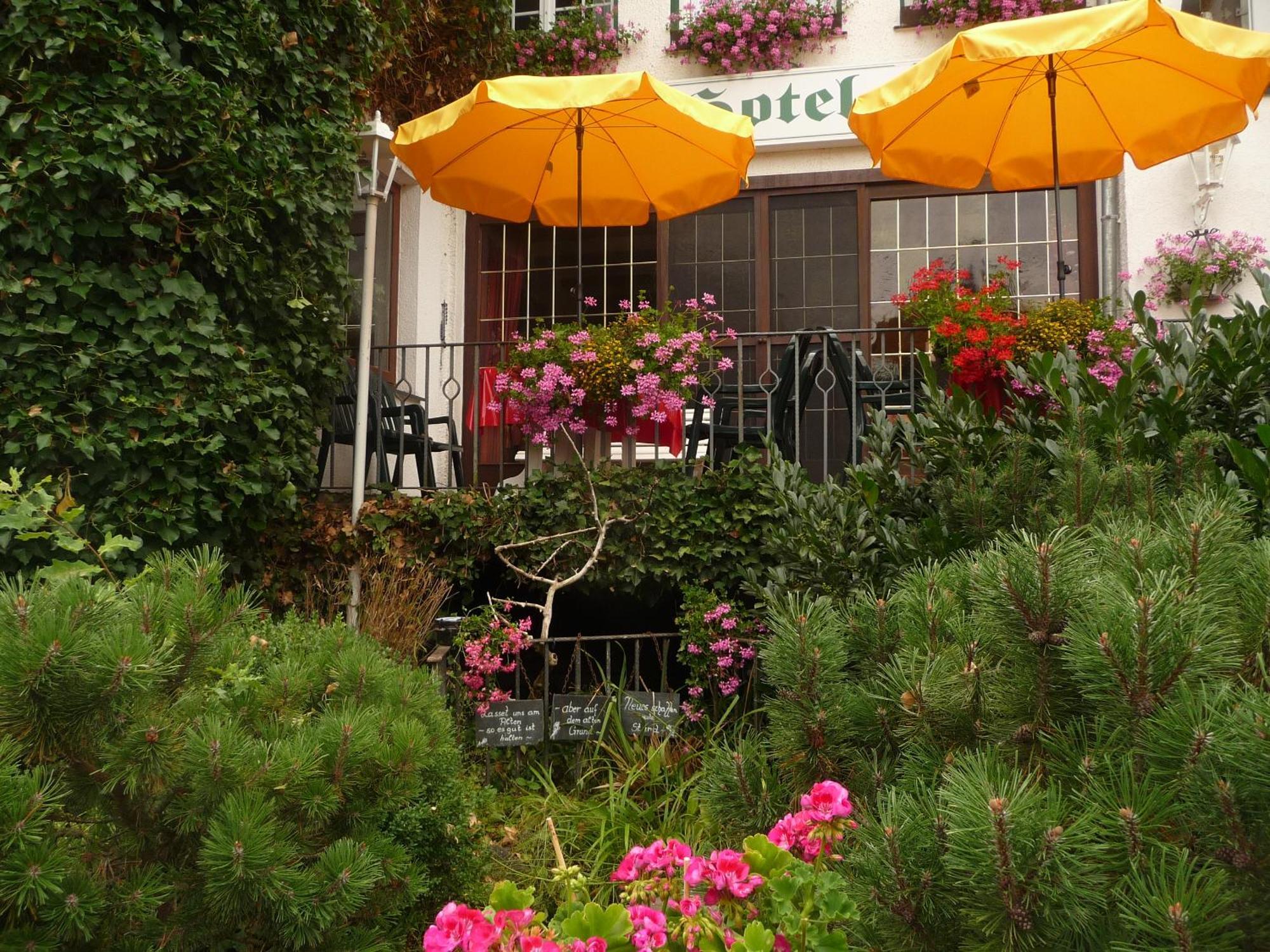 Hotel "Woiler Hof" Garni เอสลัวห์ ภายนอก รูปภาพ